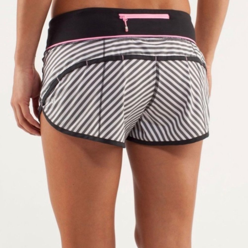 Lululemon Speed Short Black & White Stripe Size 6